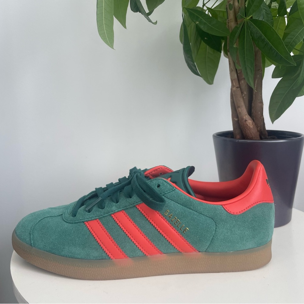 Men Size 10.5 adidas Gazelle
‘Collegiate Green Preloved Red’ orange Shoes